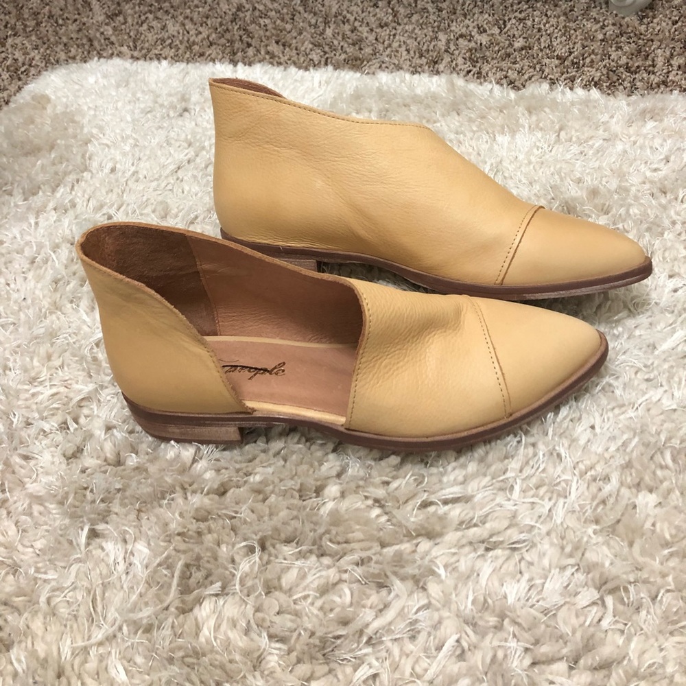 Brand new with box Free People Royals flats